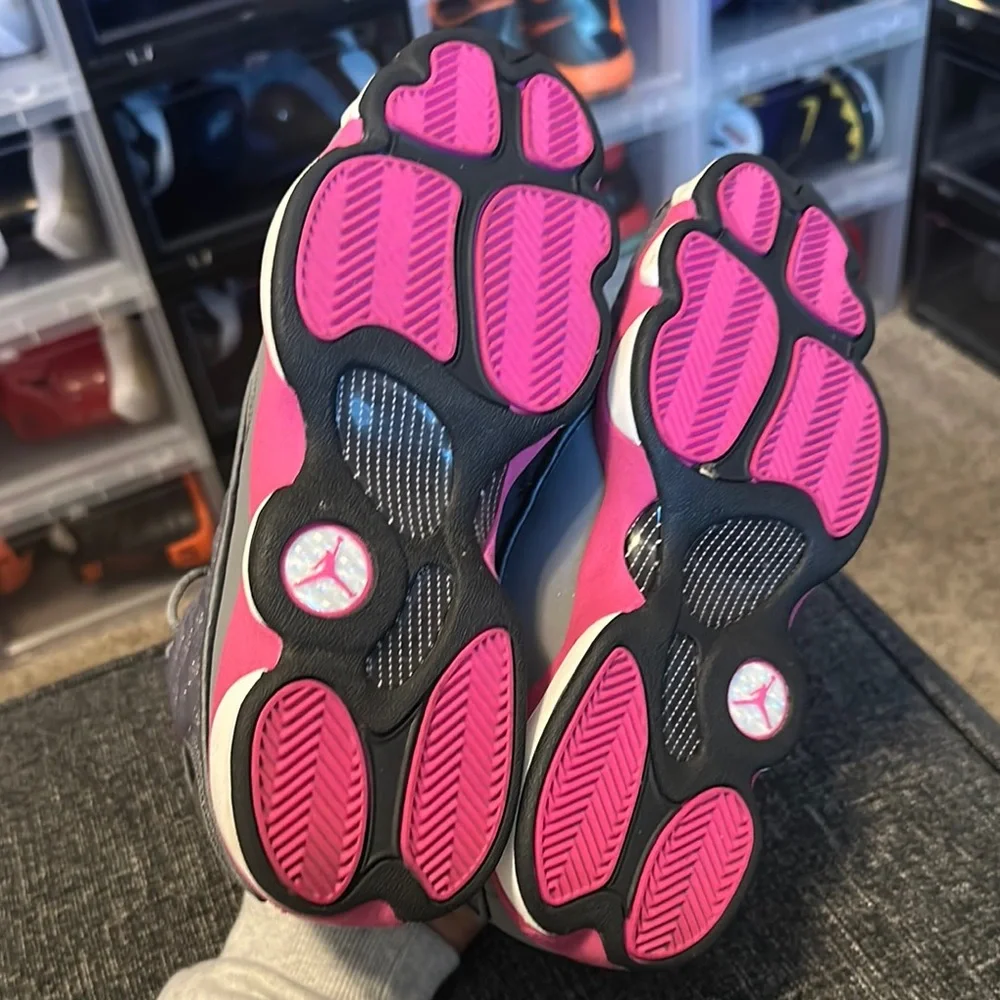 Jordan 13 (GS)Gray and Pink - Picture 9 of 11